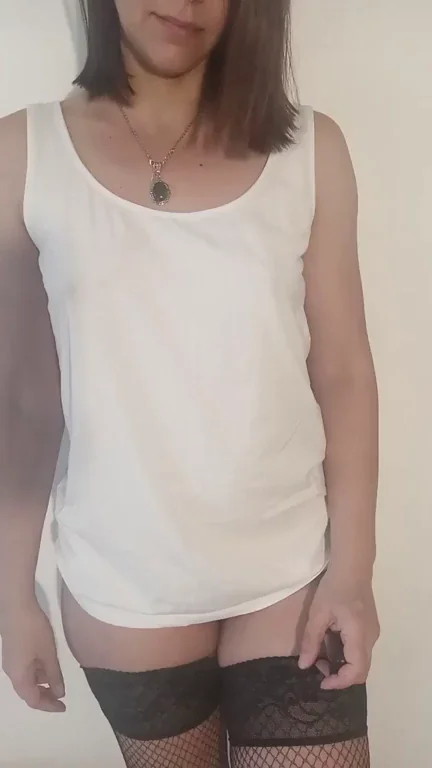 Slutty Chick Strips Off Mismatched Outfit for Pussy Tease