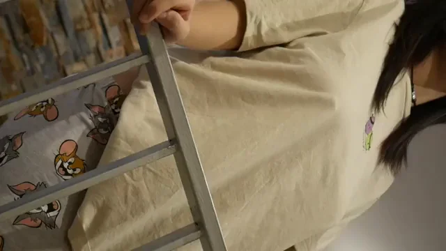 Sending a masturbating video to every guy that upvotes ☺️ (My auto reply is on) sn*p : naomi2454x