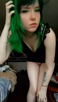 Nerdy Green-Haired Slut's Massive Natural Tits Tease on Reddit 😈🍒
