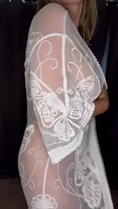 Slimthick Whore Flaunts Her Massive Fake Tits 💦👙