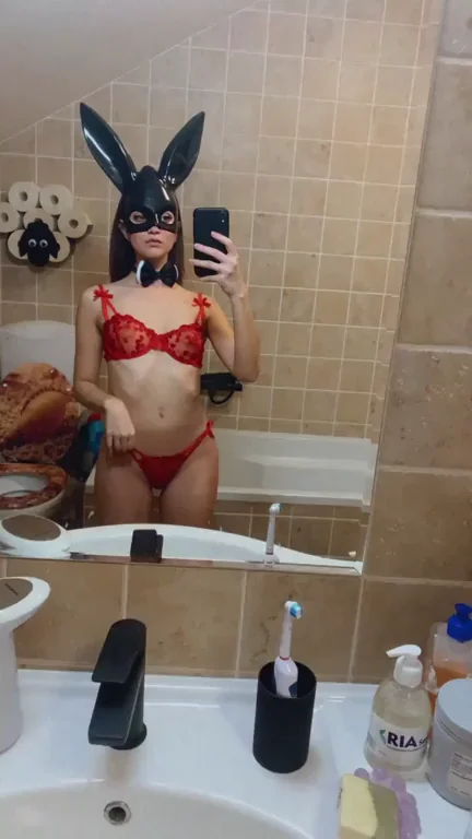 Wanna suck on these Italian tits after class?