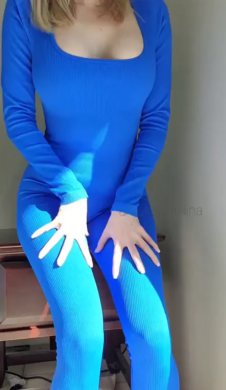 Slutty Blonde Strips Outta Blue Bodysuit to Flaunt Her Naked Curves