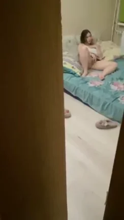 pov: you spy on your little stepsis. wanna see what happens next?