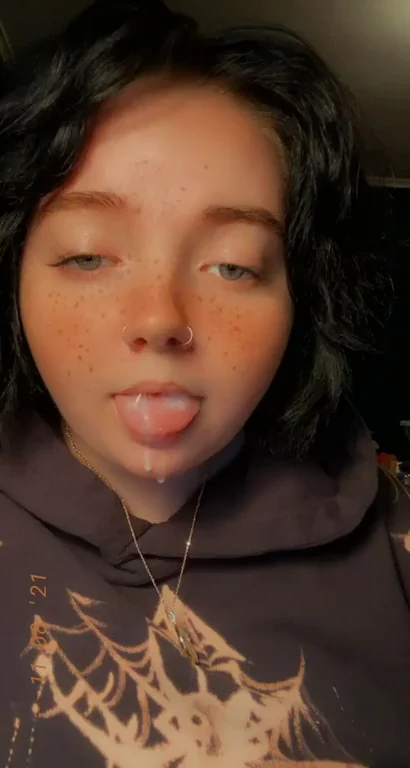 Tomboy Slut's Messy Oral Creampie Drip