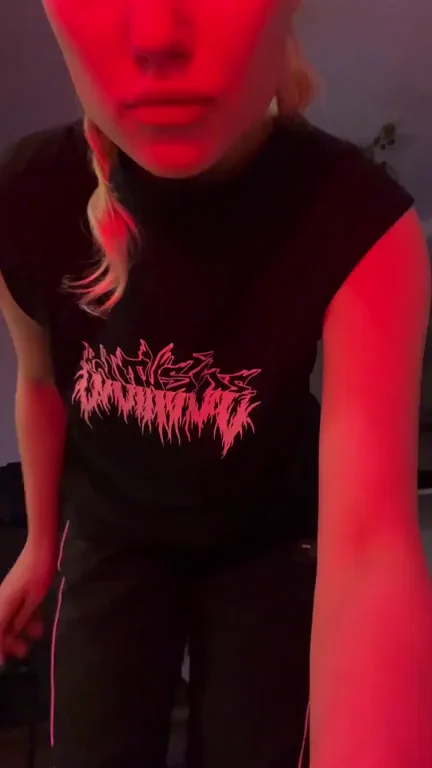 Hope you're into xsmall girls
