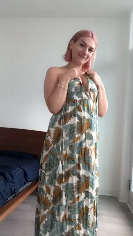 Sneaky Titty Drop Break from Fam Visit 😏💦