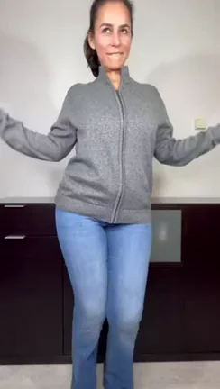 Thrilled Slut Mom Unveils Her Massive Hidden Tits 🍈🍈😈