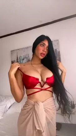 Squeeze These Massive Tits? Free Tease from Curvy Hungry Butt Bombshell