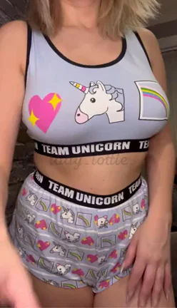 Come and play with my natural tits