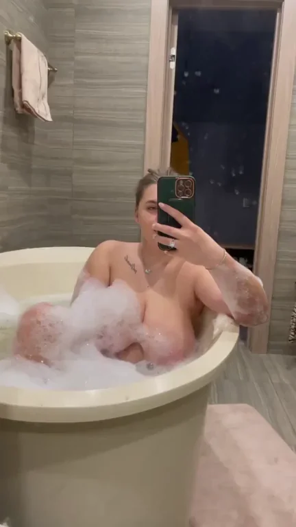 Wanna Hop in My Bubbly Tub? 🛁💦😈
