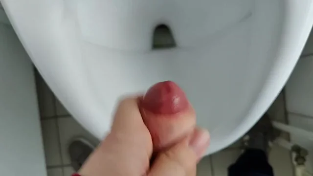 Just had to relief some stress at work.. wanna come over to the office and get that german cock and a lot of cum for yourself?