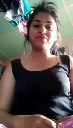 Desi Cutie Flaunts Her Juicy Melon Tits 😍🍈🍈