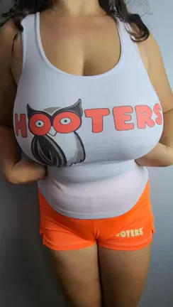 Since you guys like the Hooters outfit so much 😁Š