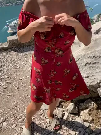 Happy Friday! ðŸ’ƒðŸ» Public flash