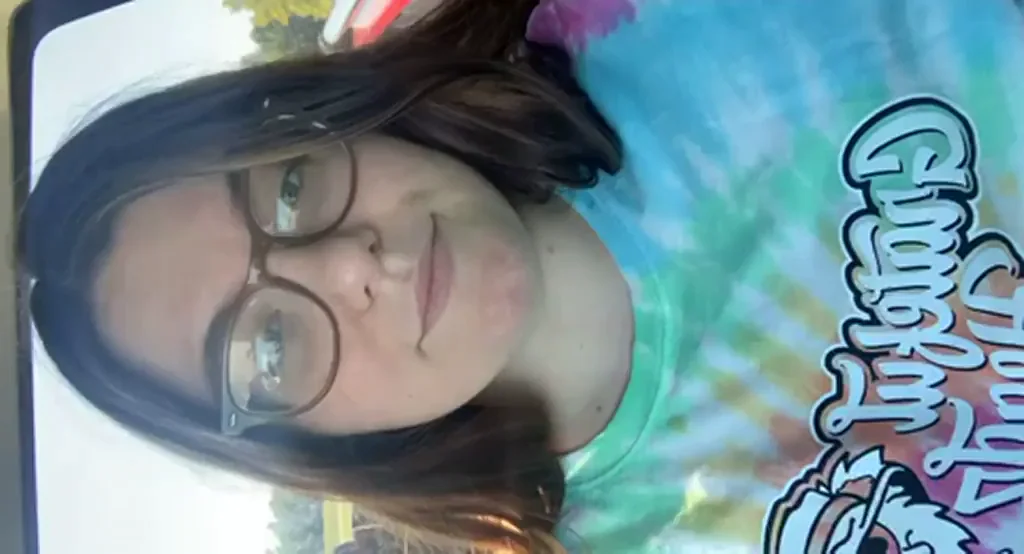 Chubby Nerd Glasses Slut's Epic Car Titty Drop – Made That Driver's Day!