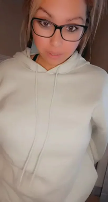 Luv My Thick Mom Bod Tits 💦👓