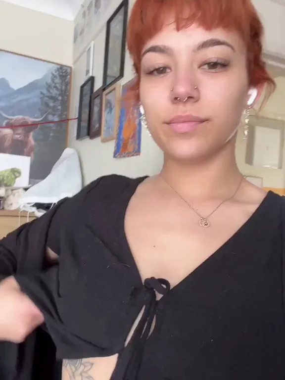 Hands up if you like my tits
