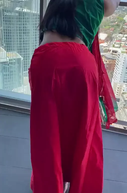 Naughty Indian Slut Shakes Thick Ass in Saree Begging for Daddy's Spanks 🍑🔥