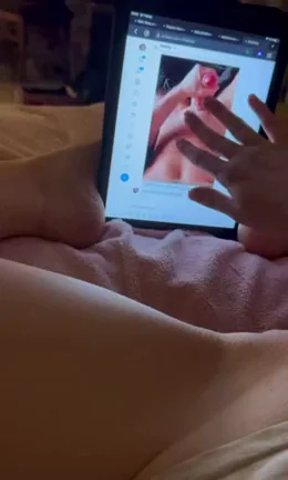 Young girl masturbate to my cum video (m) 😁