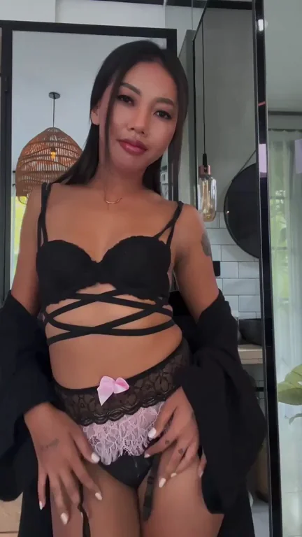 This asian body could be yours daddy 😁‰