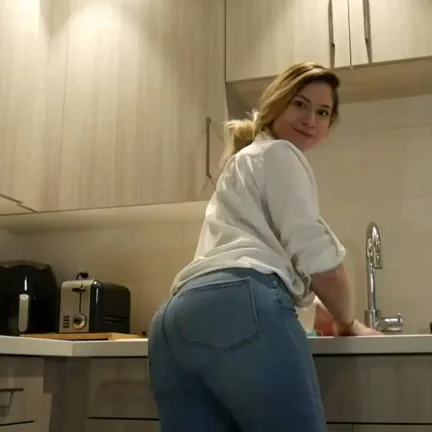 Snapchat Slut's Juicy Ass Tease in Kitchen and Doorway