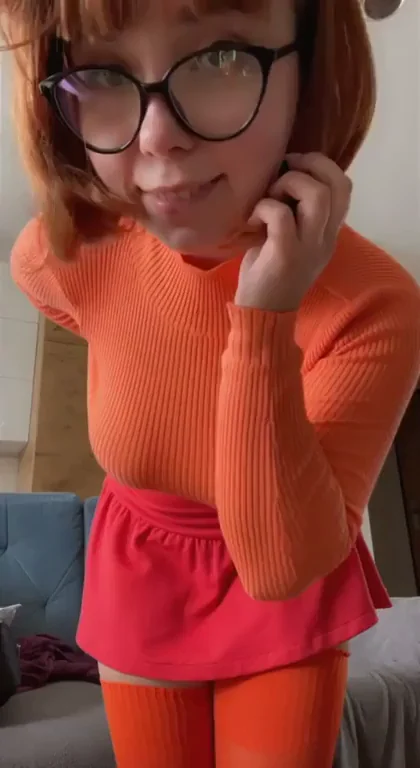🔥 Velma Cosplay Pussy Tease & Tit Flash 😈🍑