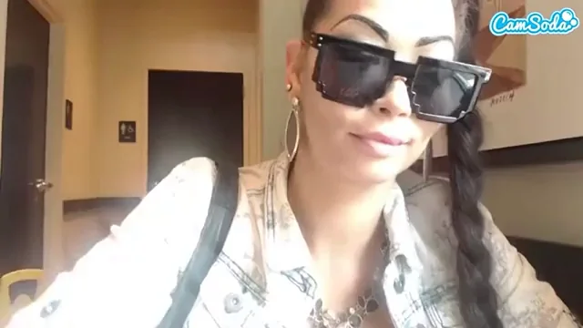 🔥 Busty Slut Fingers Her Wet Pussy in Public Toilet Stall 😈💦