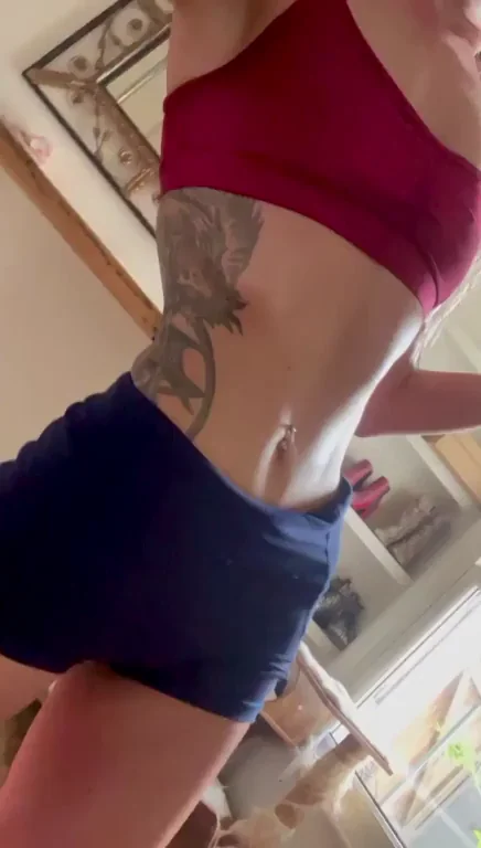 Hope you like a tight workout tummy