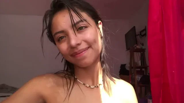 This Colombian girl wishes you a happy afternoon