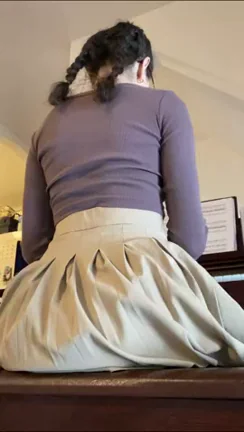 I am a distracting piano student