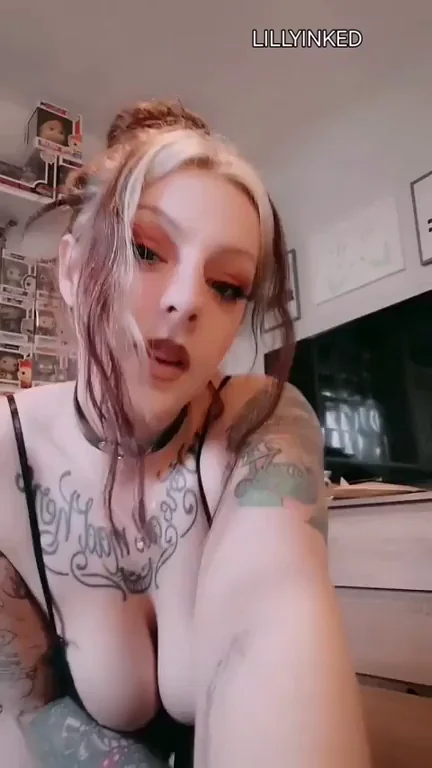 Thick, tattooed, slutty and fucking ready