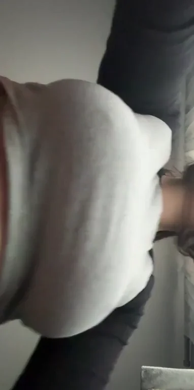 Would you jerk off to my nudes if I sent you some?