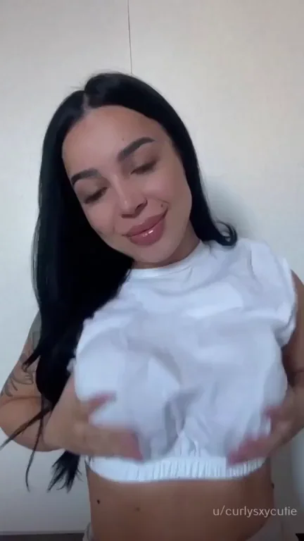 Skinny Mommy Tease: Say Hi If You'd Pound This Slut