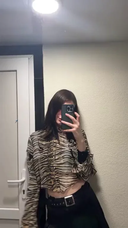 🩲 Super Flat AA Slut: Hand Glides Over My Nipple-Only Body! 😈