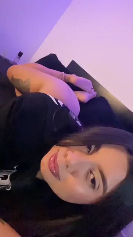 Eat My Juicy Pussy and Pound Me All Night Long!