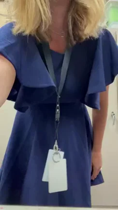 🔥 Slimthick MILF Teacher's Juicy Ass Tease in Class 👅🍑