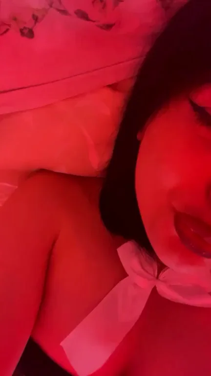 I won't stop kneading my boobs