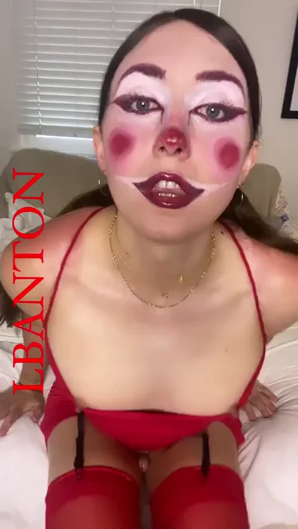 anyone wanna clown around? 🤤¡