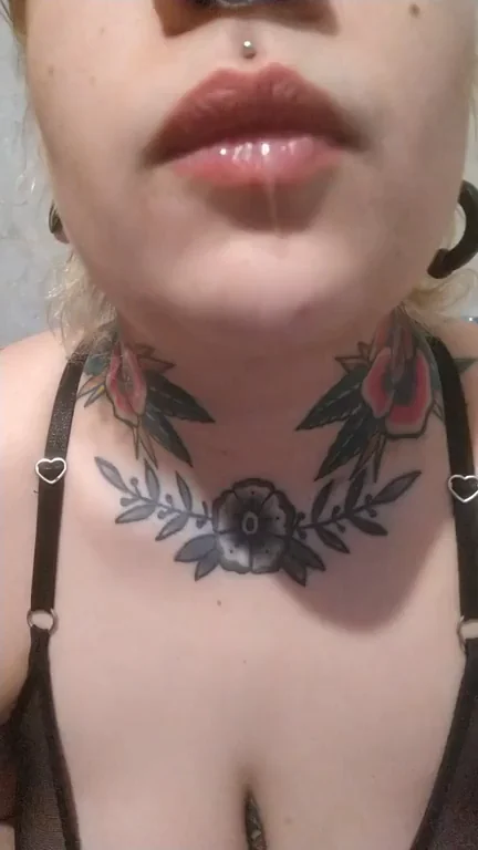 Good Morning Daddy 😘🔥 Latina Titty Tease