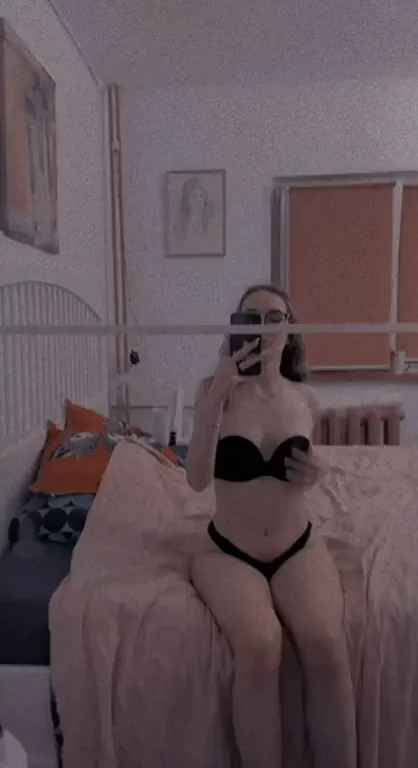 React if I can send you nudes