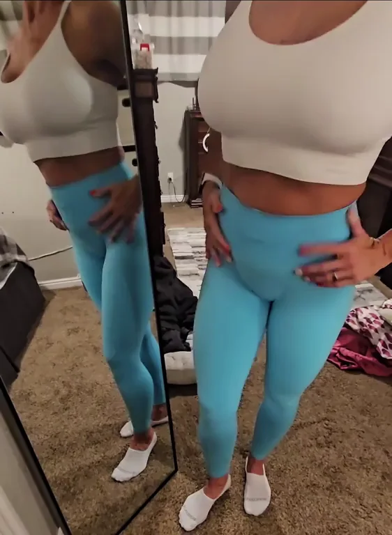 Gym Slut's Massive Titty Drop Tease