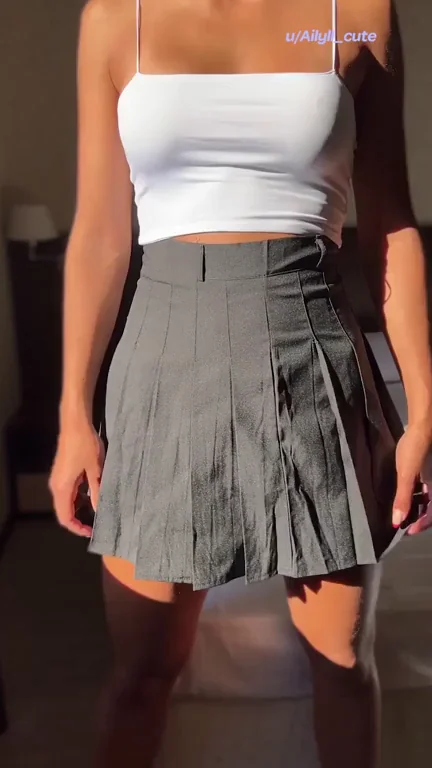 Little surprise without panties