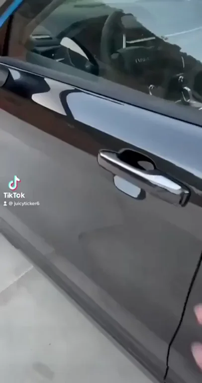 Uber Driver's Juicy Big Tit Tease in the Car
