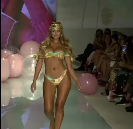Runway Booty Jiggles 💦🍑