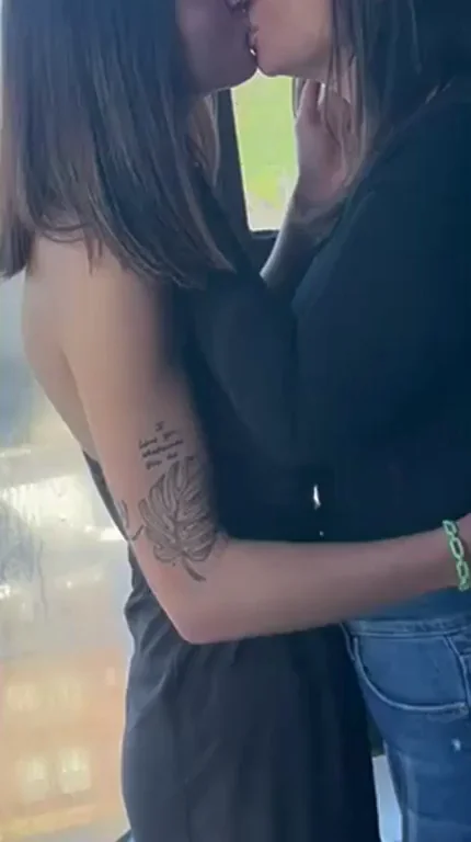 need her lips on me