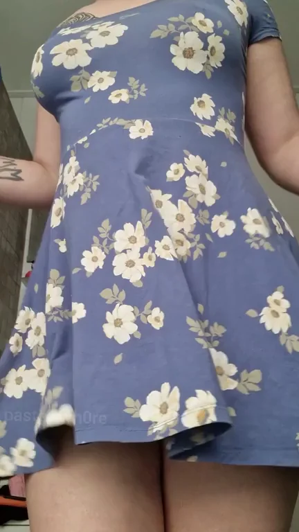 🍑 PAWG Hiding Massive Cakes Under Sundress - Say Hi If You'd Devour! ☀️