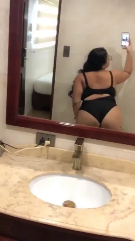 Devour This Juicy Ass Before You Wreck It 🍑💦