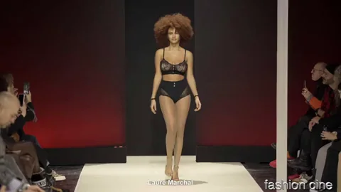 Casually Jiggling on the catwalk