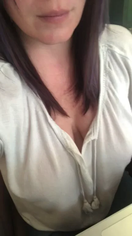 Anyone in here like a naughty secretary? [gif]