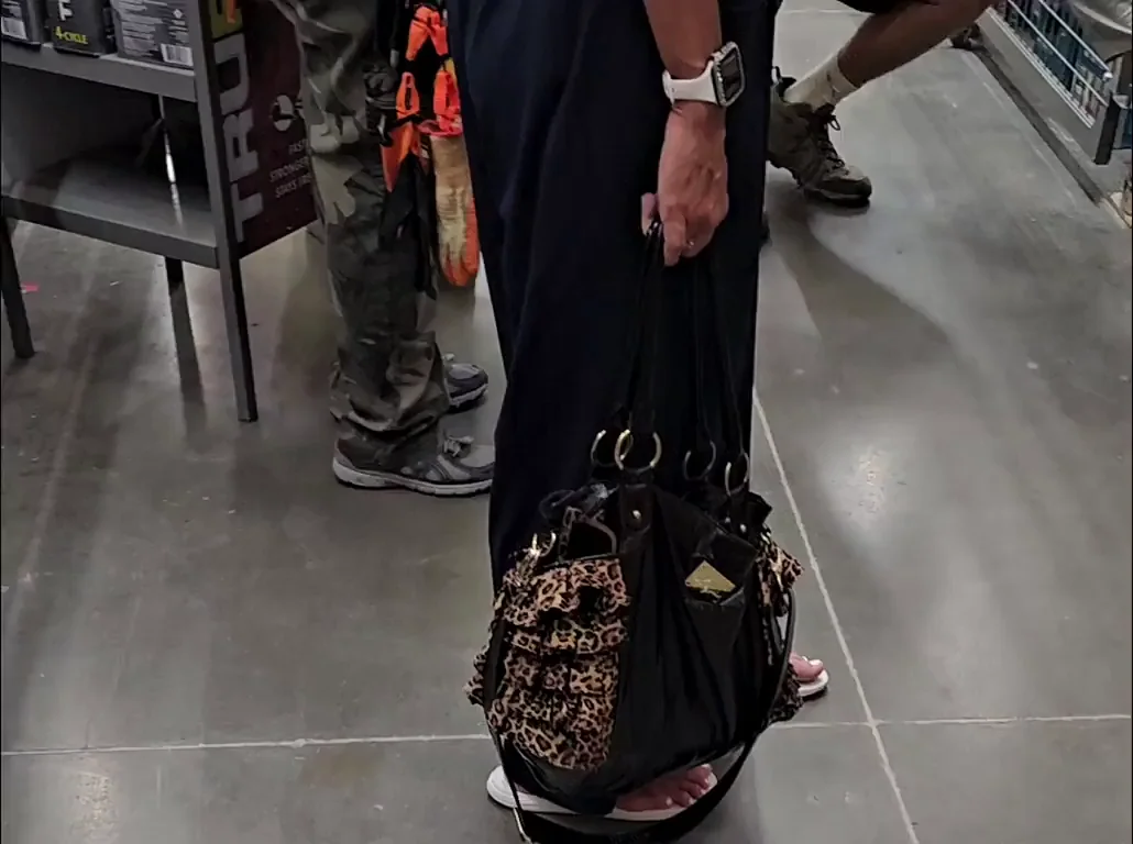Home Depot Dudes Get MILF Titty Flash 😈🔥